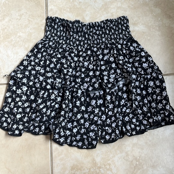 Mini skirt with ruffles - Picture 2 of 3